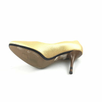 Fendi Pumps/Peeptoes Leather in Gold