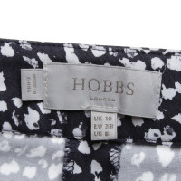 Hobbs Hose in Dunkelblau/Weiß