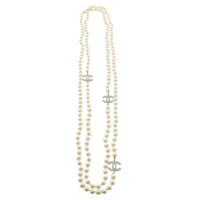 Chanel Collana di perle con elementi logo