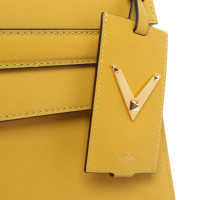 Valentino Garavani Handtasche aus Leder in Gelb