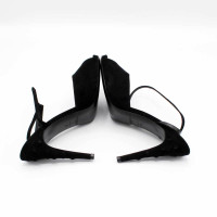 Yves Saint Laurent Sandalen aus Wildleder in Schwarz