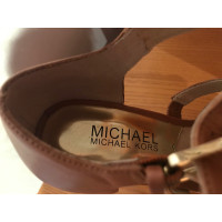 Michael Kors Sandalen aus Leder in Braun