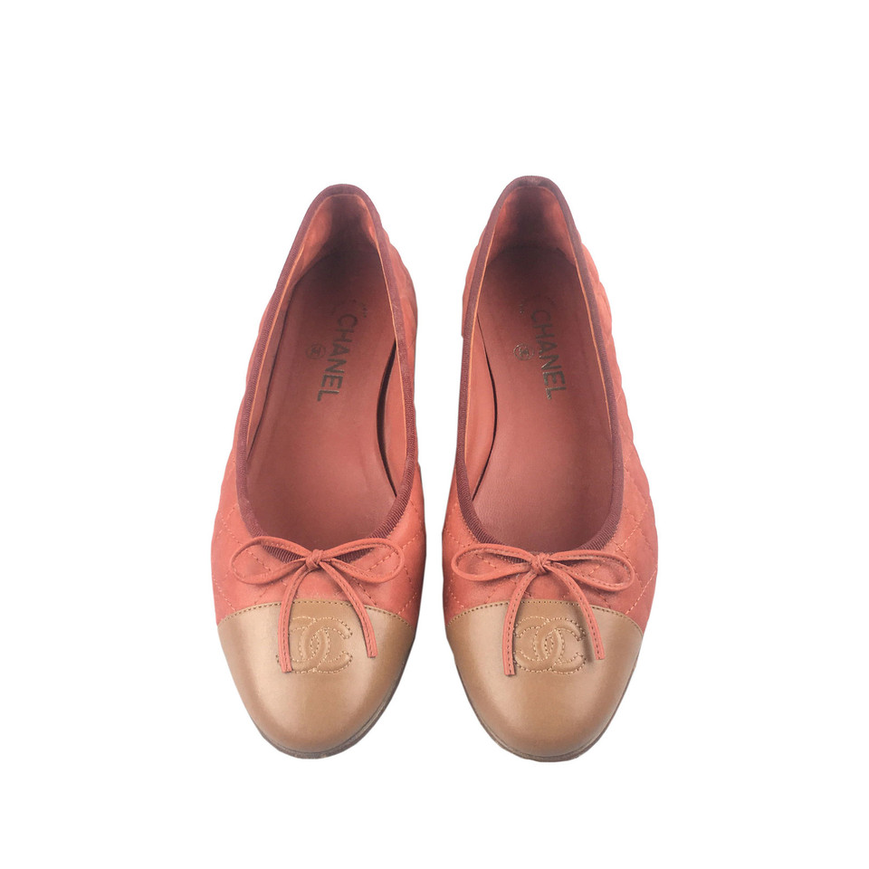 Chanel Slippers/Ballerina's Leer in Oranje