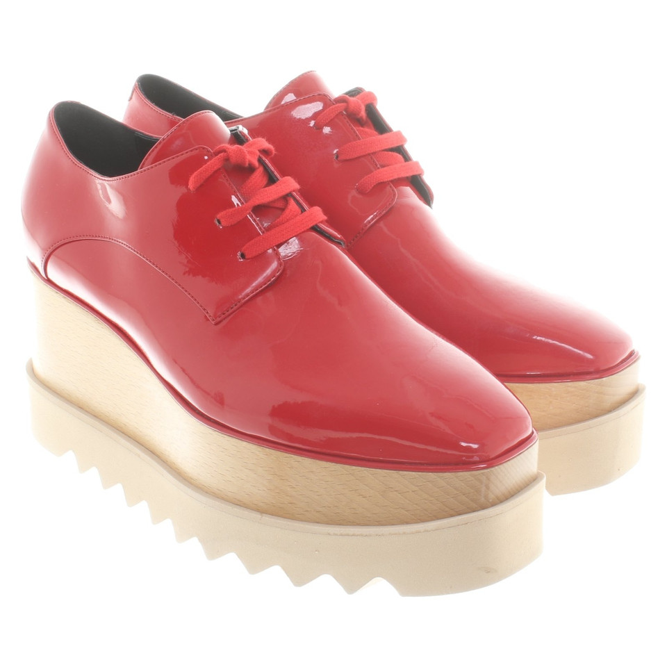 Stella McCartney Chaussures à lacets en rouge