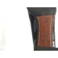 Louis Vuitton Pumps/Peeptoes aus Lackleder in Braun