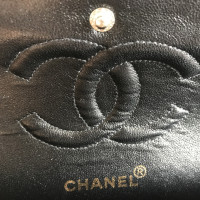 Chanel Classic Flap Bag Medium en Cuir verni en Noir