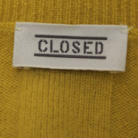 Closed Pullover in Curry-Gelb