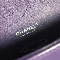 Chanel Classic Flap Bag Jumbo aus Leder in Violett