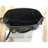 Michael Kors Handtasche aus Leder in Schwarz