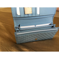 Gucci Täschchen/Portemonnaie aus Leder in Blau