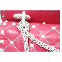 Valentino Garavani Umhängetasche aus Leder in Rosa / Pink