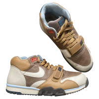 Nike Trainers Leather in Brown