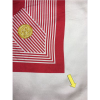 Chanel Schal/Tuch aus Seide in Rot