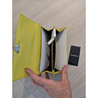 Giorgio Armani Täschchen/Portemonnaie aus Leder in Gelb