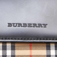 Burberry Umhängetasche aus Leder in Schwarz