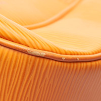 Louis Vuitton Umhängetasche aus Leder in Orange