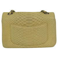 Chanel Classic Flap Bag New Mini aus Leder in Gelb
