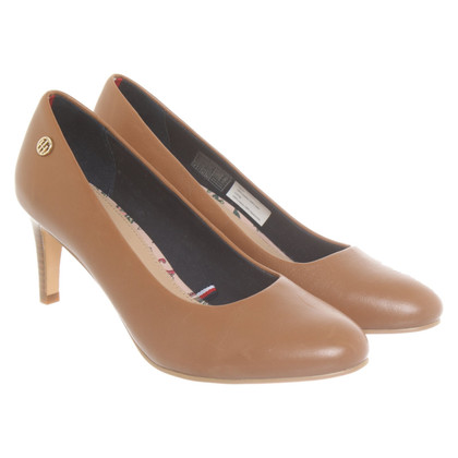 Tommy Hilfiger Pumps/Peeptoes Leather in Brown