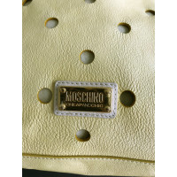 Moschino Cheap And Chic Handtasche aus Leder in Gelb