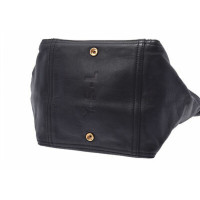 Yves Saint Laurent Handtasche aus Leder in Schwarz