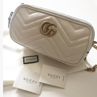 Gucci Marmont Bag aus Leder in Weiß