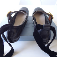 Prada Slippers/Ballerina's Leer in Zwart