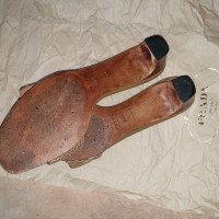 Prada Sandalen aus Leder in Bordeaux