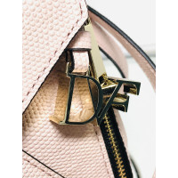 Diane Von Furstenberg Handtasche aus Leder in Rosa / Pink