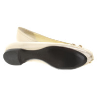 Givenchy Slippers/Ballerina's Leer in Goud