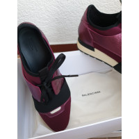 Balenciaga Sneakers aus Leder in Violett