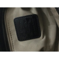 Burberry Handtasche aus Lackleder in Schwarz