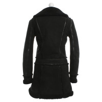 Balenciaga Manteau de fourrure en noir