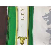 Hermès Echarpe/Foulard en Soie en Vert