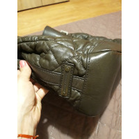 Burberry Handtasche aus Leder in Oliv