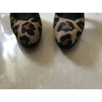 Stuart Weitzman Pumps/Peeptoes aus Wildleder