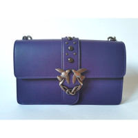Pinko Umhängetasche aus Leder in Violett