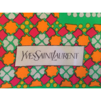 Yves Saint Laurent Scarf/Shawl Silk in Green