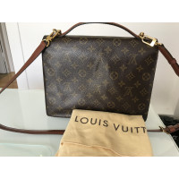 Louis Vuitton Handtasche aus Canvas in Braun