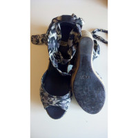 Ugg Australia Sandalen aus Leder in Grau