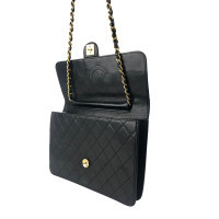 Chanel Flap Bag aus Leder in Schwarz