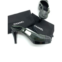 Chanel Pumps/Peeptoes Patent leather in Green