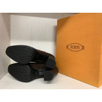 Tod's Stiefeletten aus Wildleder in Braun