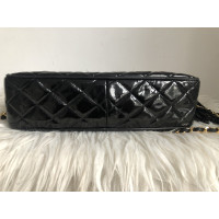Chanel Classic Flap Bag aus Lackleder in Schwarz