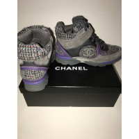 Chanel Sneakers aus Wildleder