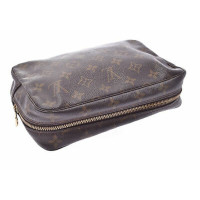 Louis Vuitton Clutch aus Canvas in Braun