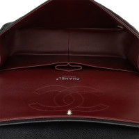 Chanel Classic Flap Bag aus Leder in Schwarz