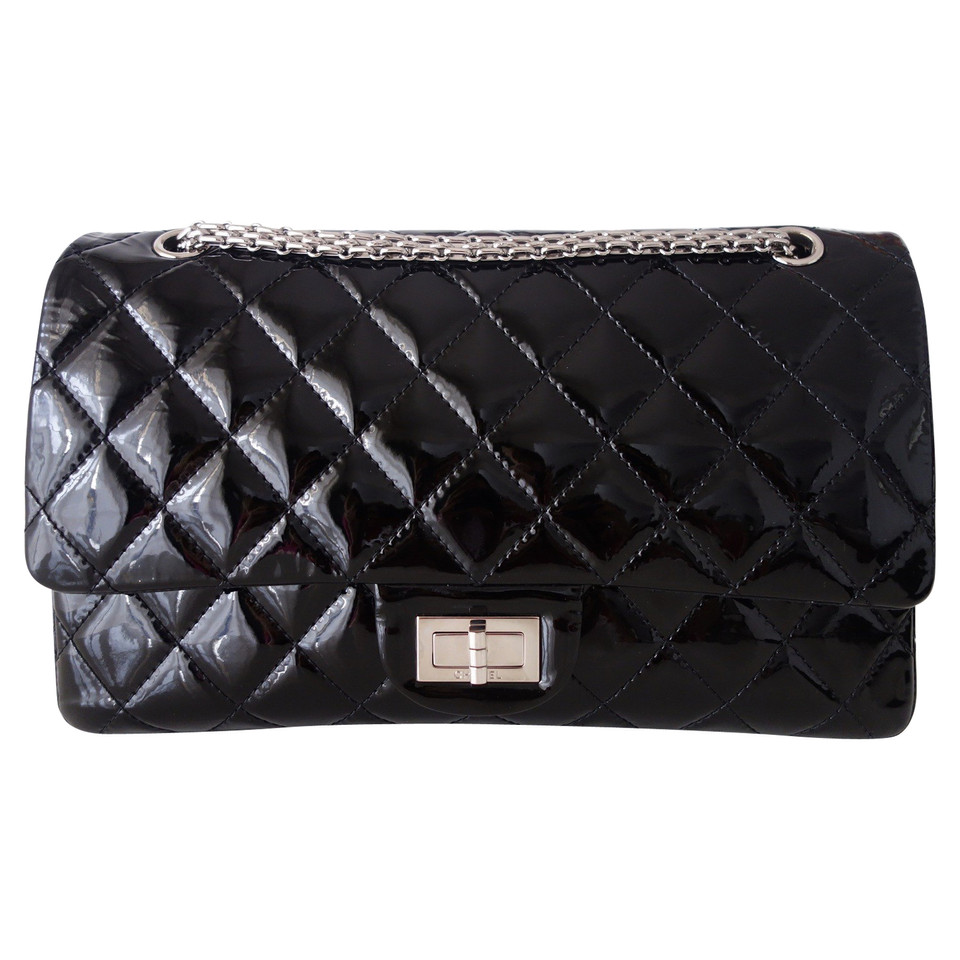 Chanel Classic Flap Bag Patent leather in Black