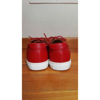 Giorgio Armani Chaussures à lacets en Cuir en Rouge