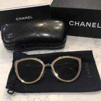 Chanel Occhiali da sole in Argenteo