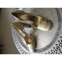 Marc By Marc Jacobs Pumps/Peeptoes Patent leather in Cream